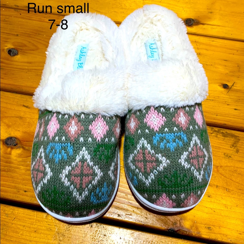Hard bottom faux fur slippers ▪️